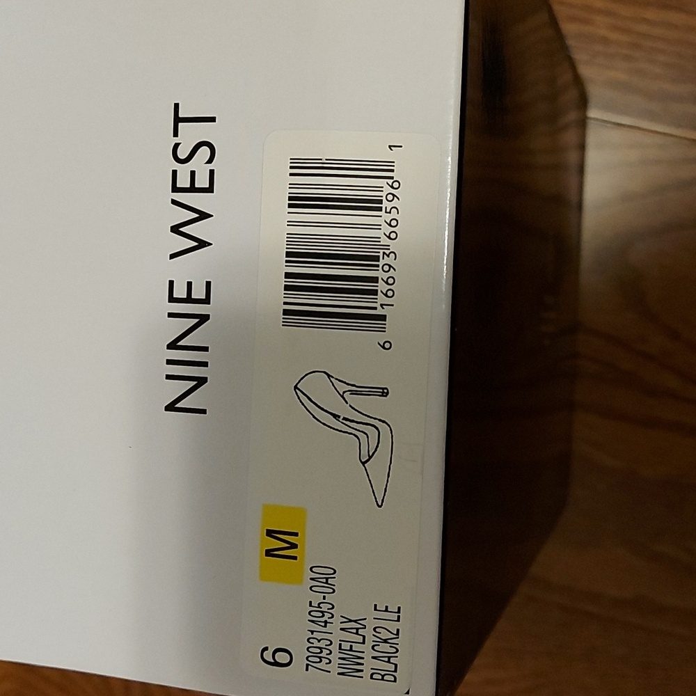 Nine West. Size 6. Black